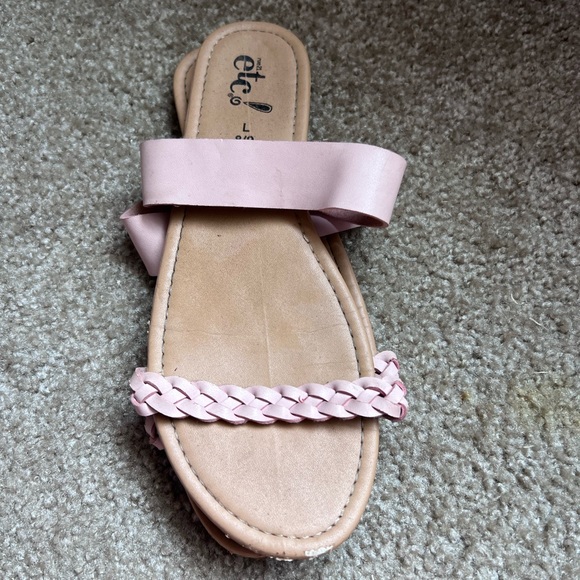 ETC sandals - Picture 3 of 3